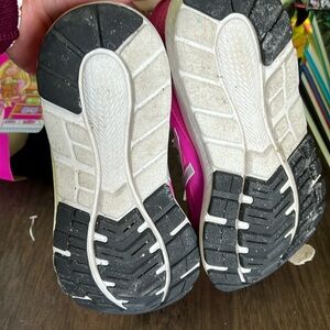 Youth girls size 3 New Balance hot pink tennis shoes